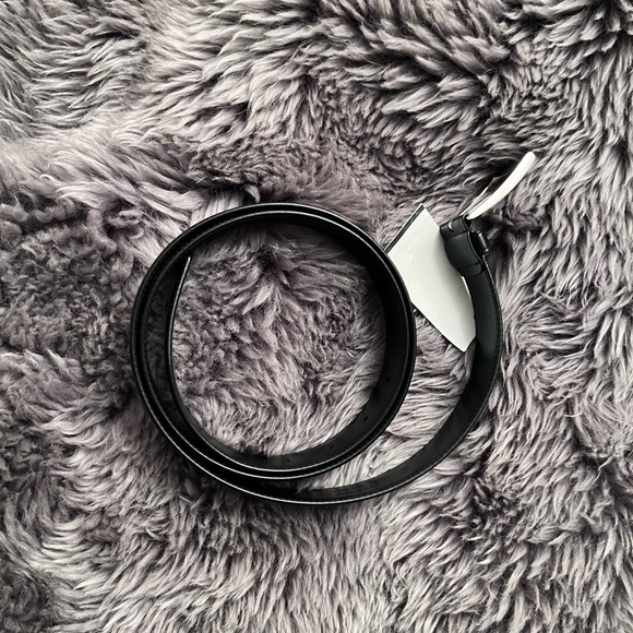 Prada Classic Black Leather Belt - Picture 1 of 8